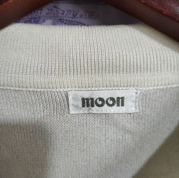 White top 🤍 - Picture 5 of 14